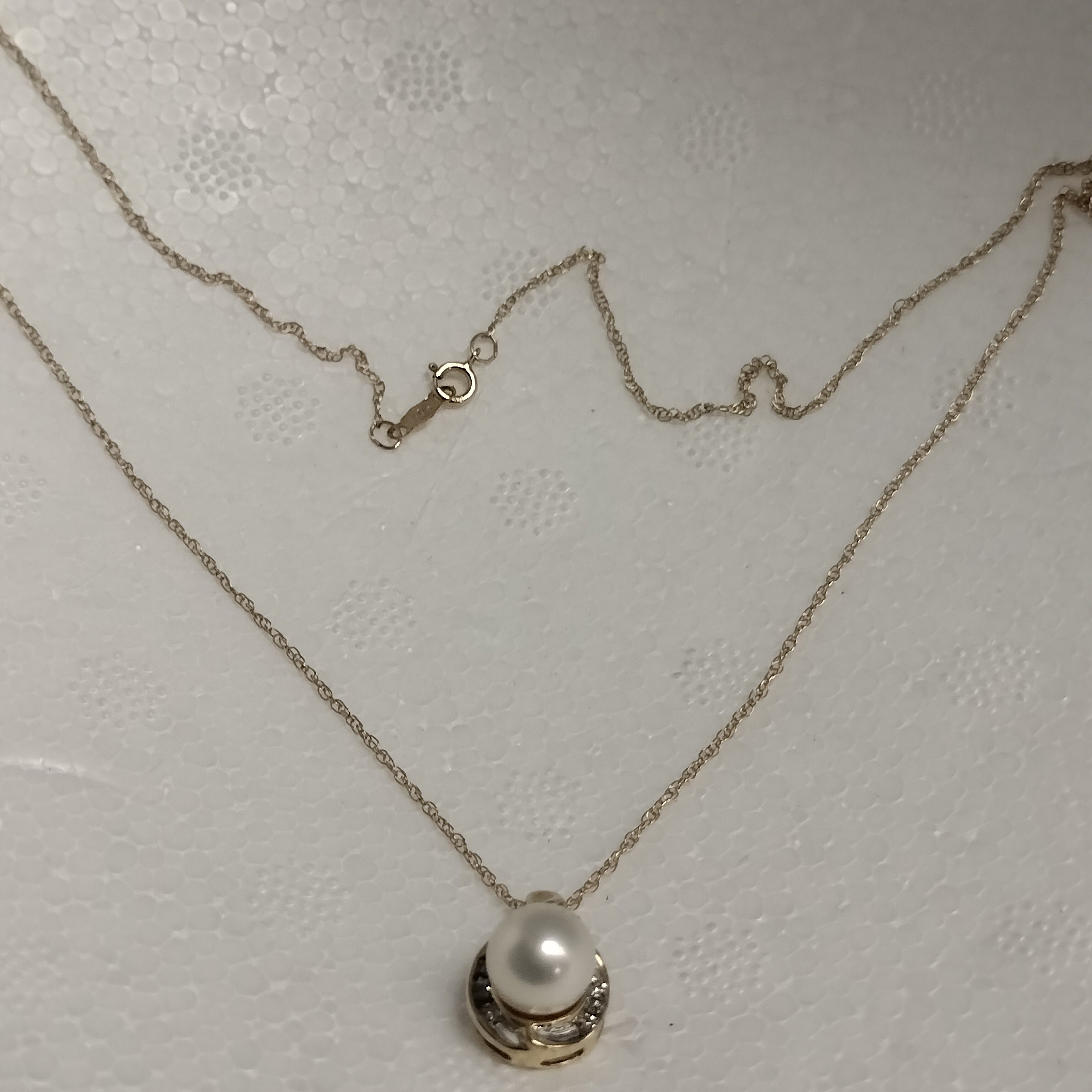 10k Gold Pearl and Diamond Pendant and Chain
