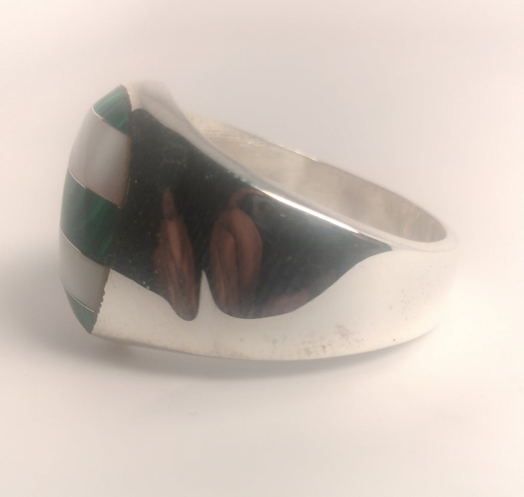 Sterling Silver Malachite and Mother of Pearl Ring