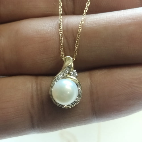 10k Gold Pearl and Diamond Pendant and Chain