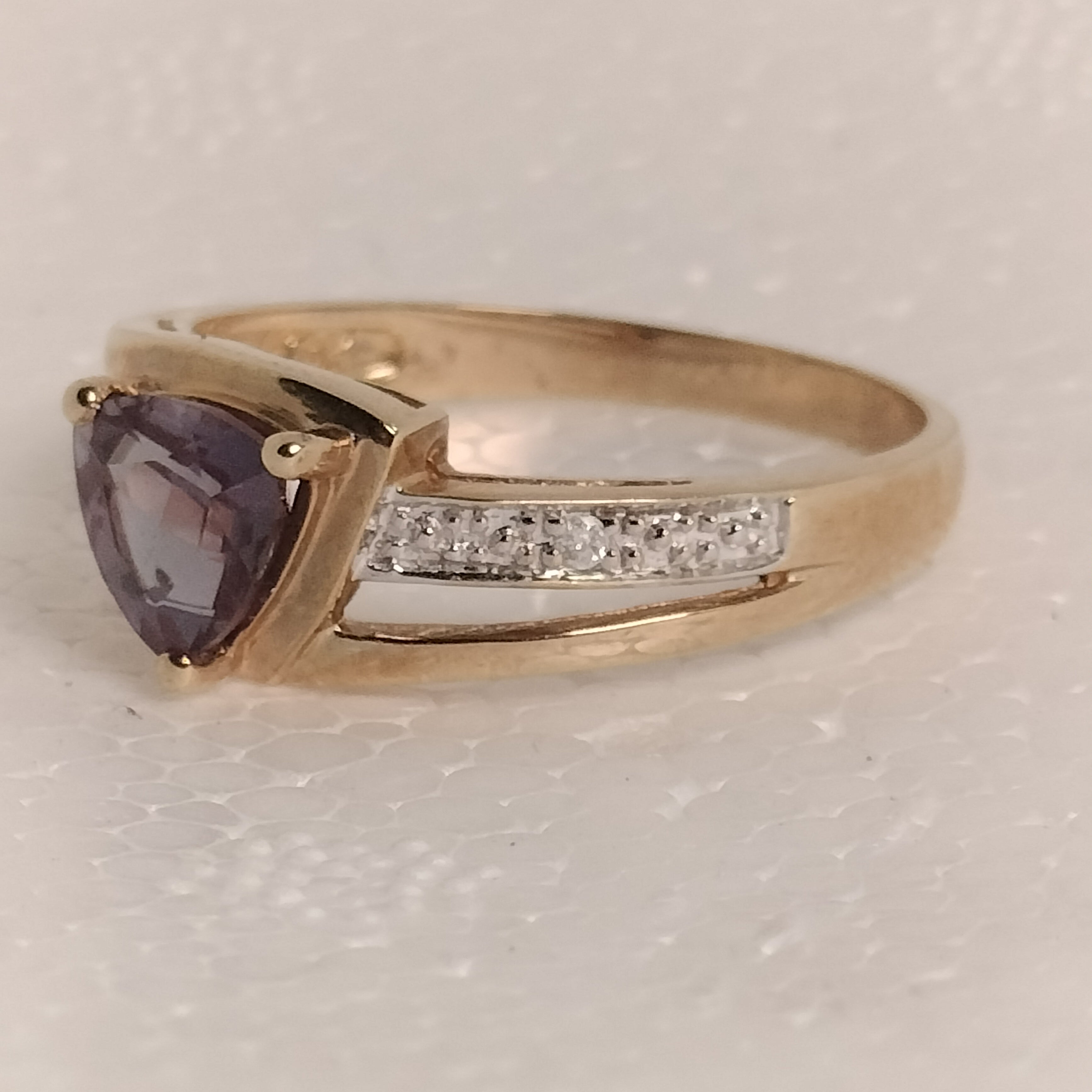 10k Gold Alexandrite Ring