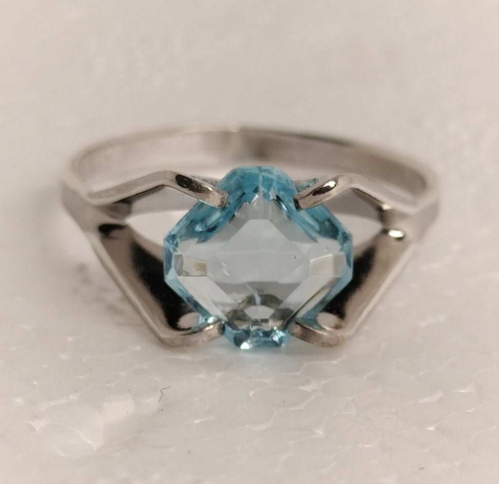 Sterling Silver Blue Topaz Ring